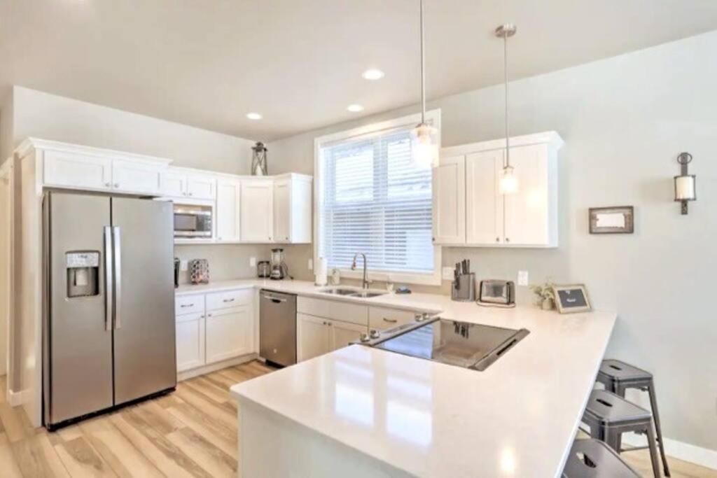 New! Cozy & Modern Spearfish Home Near Downtown! Exterior photo